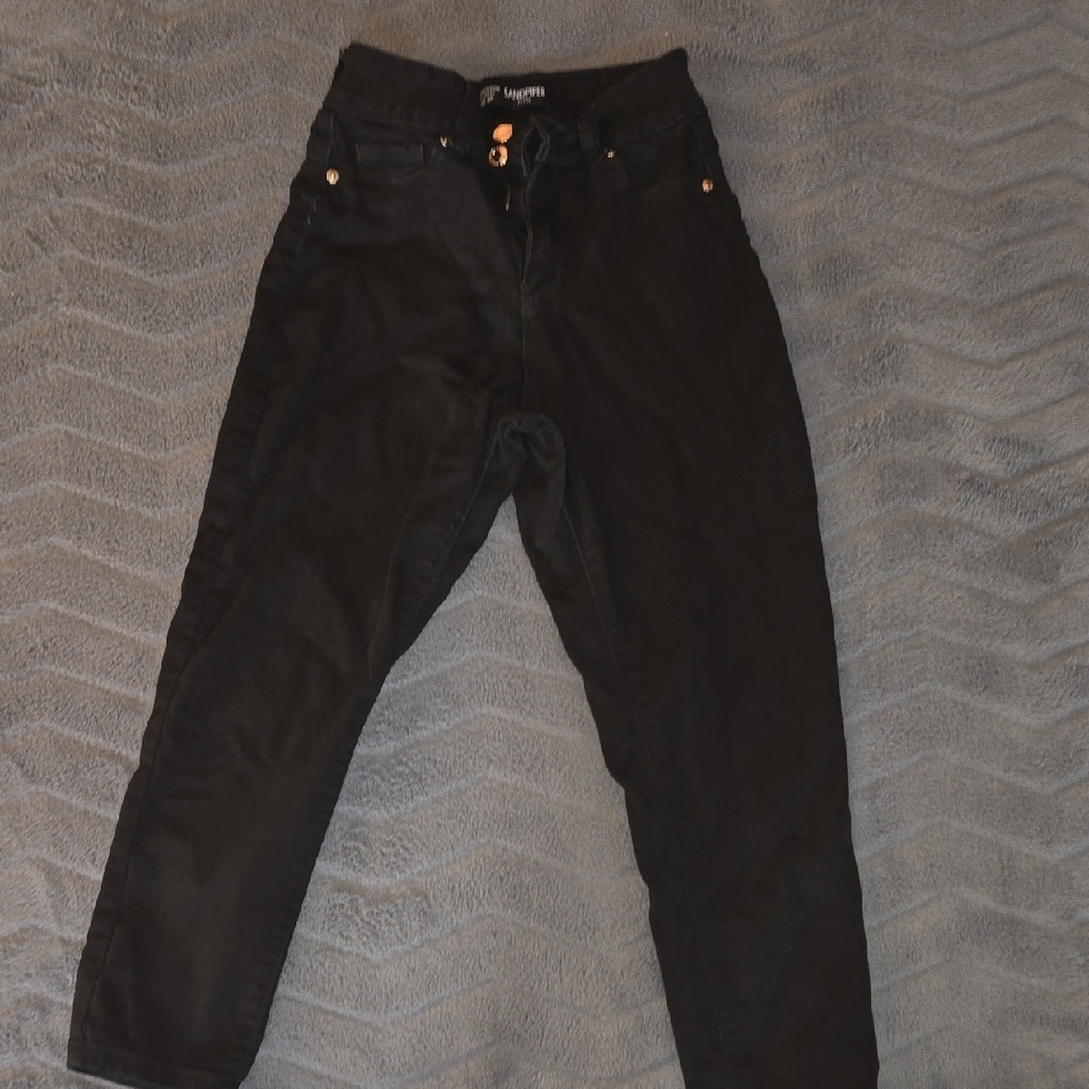 Elegant Black Cropped Pants